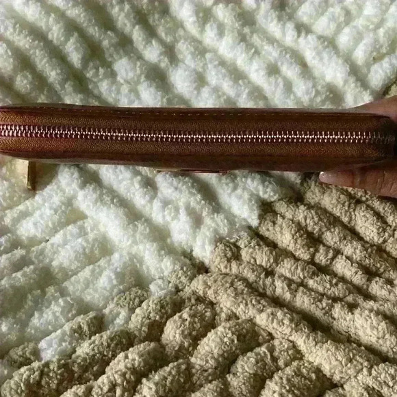 Michael kors brown leather clutch zipper wallet - Picture 7 of 7